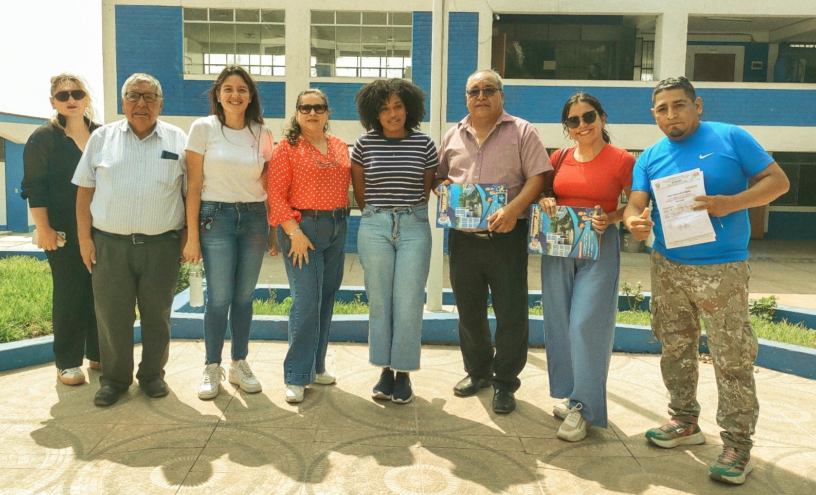 La Comunidad del IESTP Huaycán recibe con entusiasmo a la congresista Rosangella Barbarán para impulsar mejoras institucionales